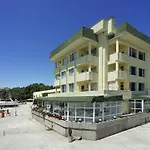מלון Marina 3*