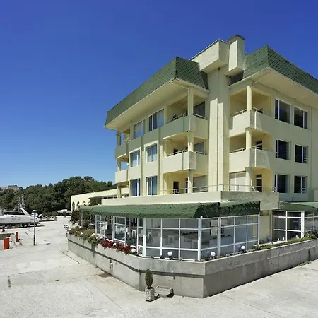 Ξενοδοχείο Marina 3*