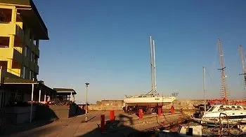Ξενοδοχείο Marina 3*