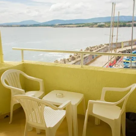 Marina Hotel 3*