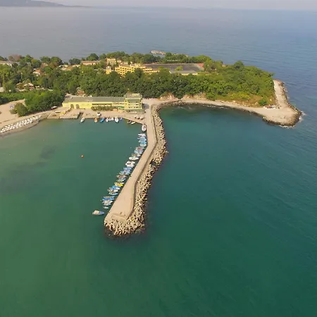 Marina Hotel 3*