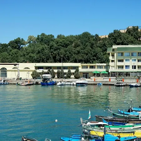 Ξενοδοχείο Marina 3*