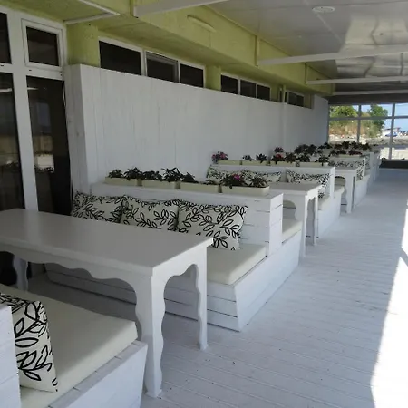 Marina 3*